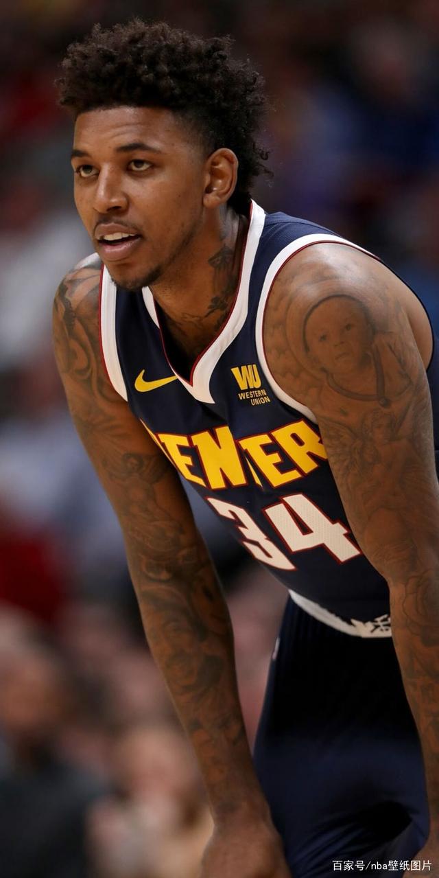 在这种张力 在这种张力